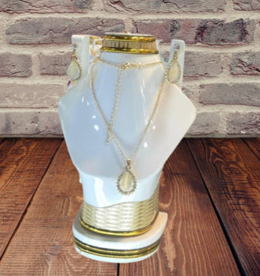 Elegant Jewelry Set – Timeless Beauty & Sophistication